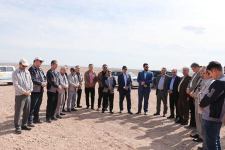 آغاز عملیات اجرایی احداث نیروگاه برق خورشیدی شرکت آلومینای ایران (4)