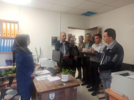 دیدار مدیر مجتمع مهندس اسدی با پرسنل پشتیبانی به مناسبت روز منابع انسانی (2)