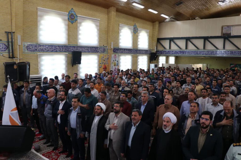 تجلیل از کارگران نمونه شرکتن آلومینای ایران به مناسبت هفته کارگر