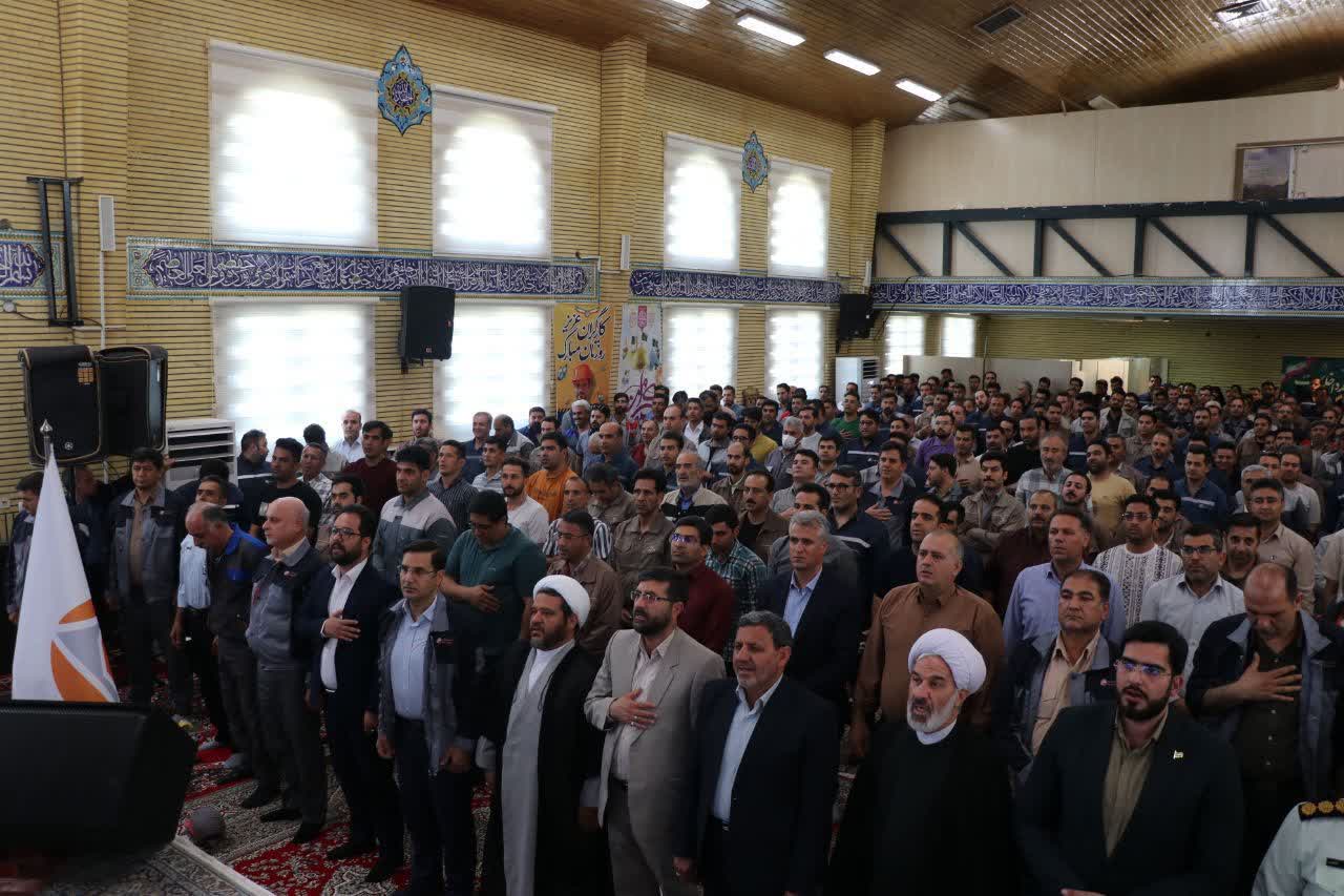 tjjlil-kargar-nemone-alumina (1) تجلیل از کارگران نمونه شرکتن آلومینای ایران به مناسبت هفته کارگر