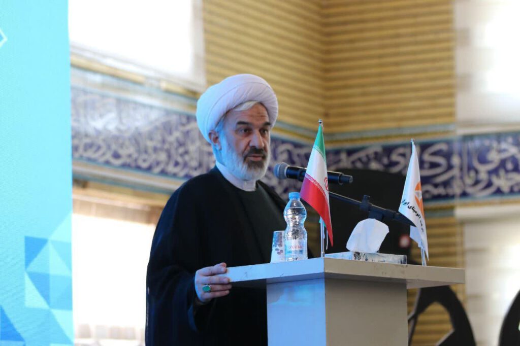تجلیل از کارگران نمونه شرکتن آلومینای ایران به مناسبت هفته کارگر