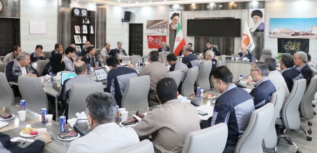 جلسه شورای معاونین و مدیران شرکت آلومینای ایران با حضور دکتر بادکوبه مدیر عامل شرکت