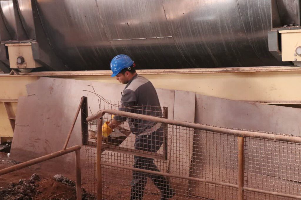 اجرای زنگ 5s و جمع آوری ضایعات واحد گل قرمز شرکت آلومینای ایران همزمان با هفته پدافند غیرعامل