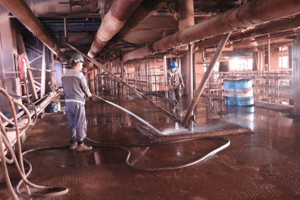 اجرای زنگ 5s و جمع آوری ضایعات واحد گل قرمز شرکت آلومینای ایران همزمان با هفته پدافند غیرعامل