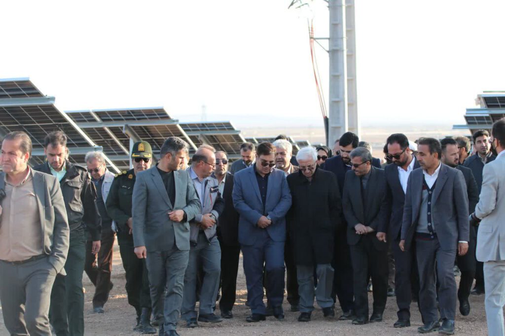 بازدید استاندار از نیروگاه برق خورشیدی آلومینا