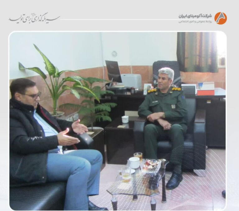 دیدار دکتر بادکوبه با سرهنگ رضایی فرمانده ناحیه مقاومت جاجرم