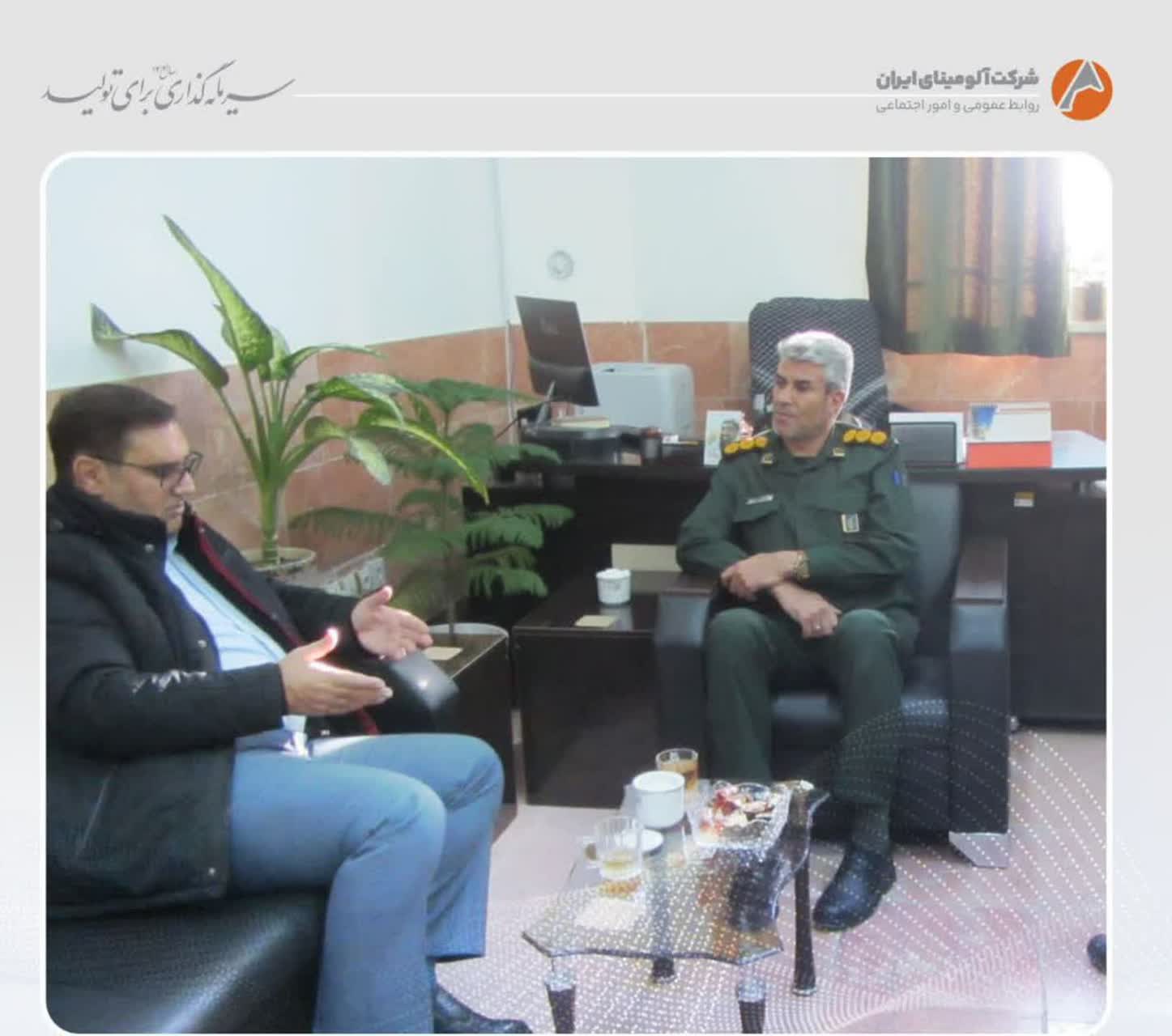 دیدار دکتر بادکوبه با سرهنگ رضایی فرمانده ناحیه مقاومت جاجرم