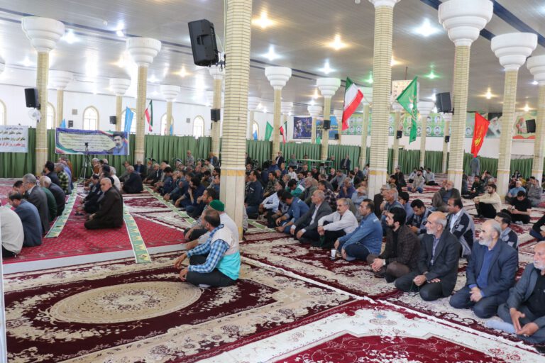 حضور پرسنل شرکت آلومینا در نماز جمعه به مناسبت روز کارگر (1)